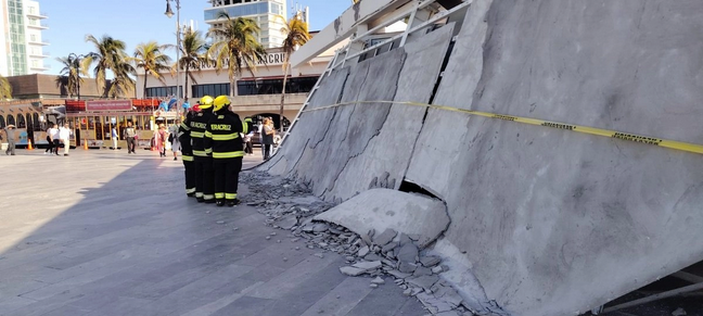 Derrumbe de estructura en plaza veracruzana tras apenas cinco meses de su reapertura