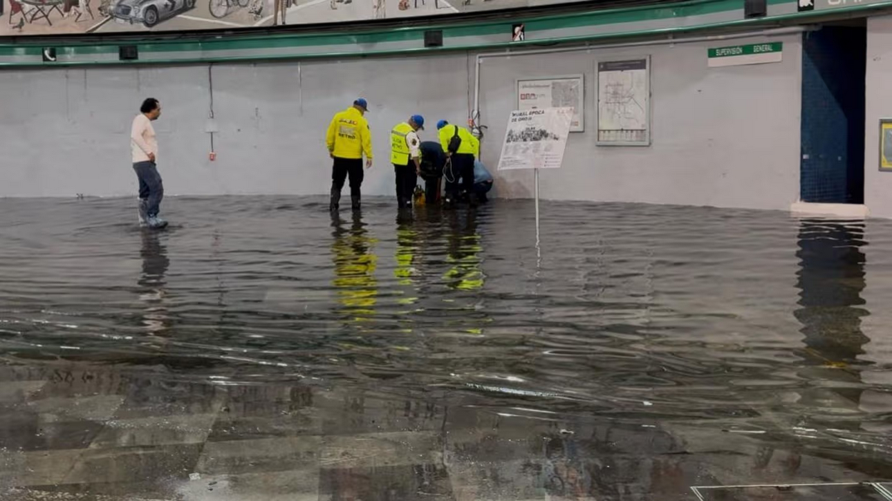 Inundación en Metro San Lázaro tras lluvias intensas moviliza a trabajadores del STC
